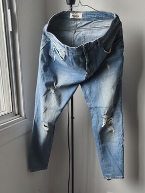 Pull&Bear Men’s Light Blue Ripped Skinny Jeans